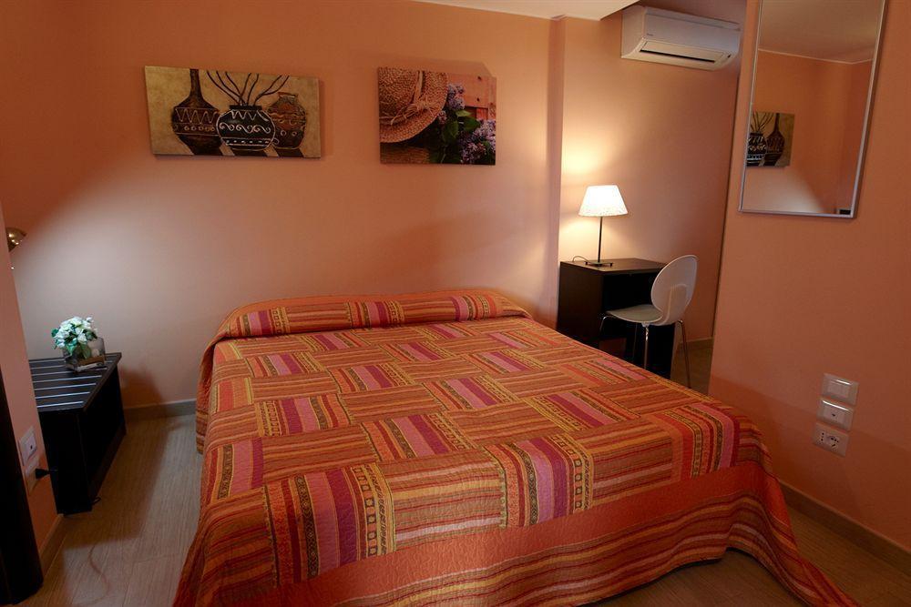 B&B Il Girasole Capo dʼOrlando Exterior foto