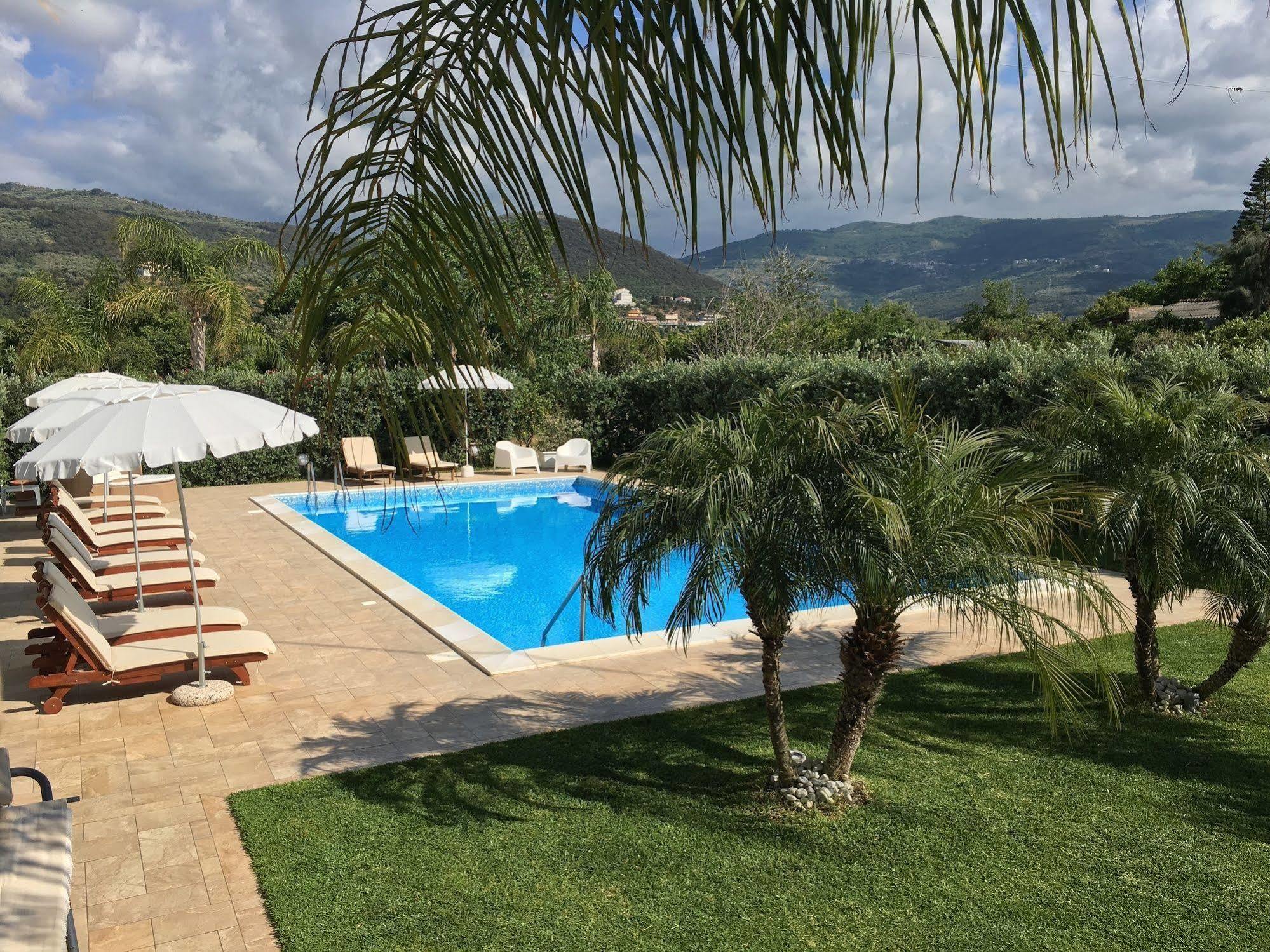 B&B Il Girasole Capo dʼOrlando Exterior foto